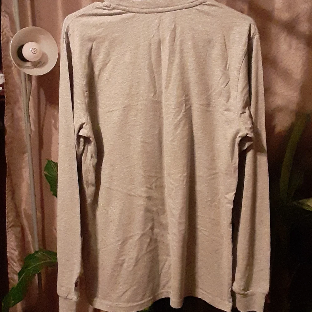 Champion size small gray long sleeved shirt - Picture 2 of 3